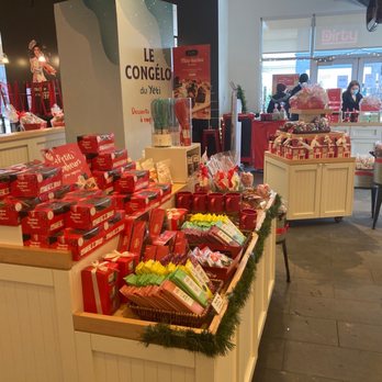 Chocolats Favoris - Chocolates and other items - Chocolatiers & Shops Near Me - Brossard, Quebec Chocolats Favoris - Chocolates and other items - Chocolatiers & Shops Near Me - Brossard, Quebec