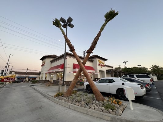 In-N-Out Burger by null