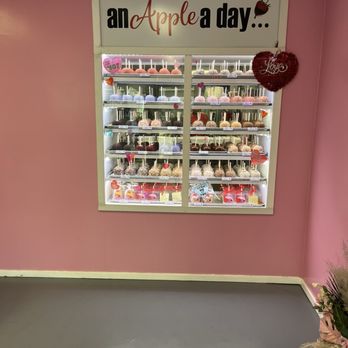 Dipped by Dee - Interior - Desserts Near Me - Aiea, Hawaii Dipped by Dee - Interior - Desserts Near Me - Aiea, Hawaii