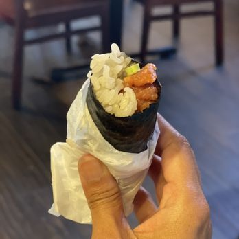 Fillet Sushi - Spicy tuna handroll - Sushi Bars Near Me - Monrovia, California