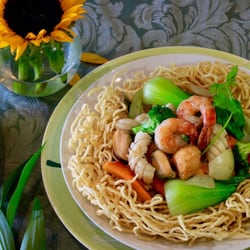 Mint Place Vietnamese Restaurant - Crispy egg noodles seafood