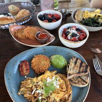 Alila Ventana Big Sur - Breakfast spread - Resorts Near Me - Big Sur, California Alila Ventana Big Sur - Breakfast spread - Resorts Near Me - Big Sur, California
