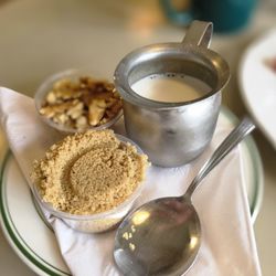 Del Monte Cafe - Oatmeal condiments