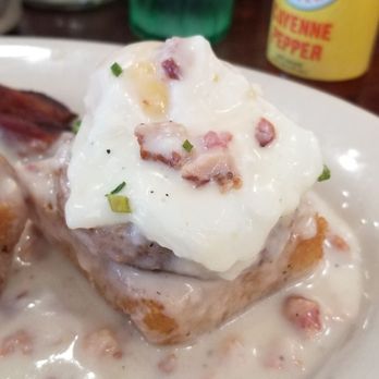 Twisted Biscuit Diner - American Near Me - Tavares, Florida