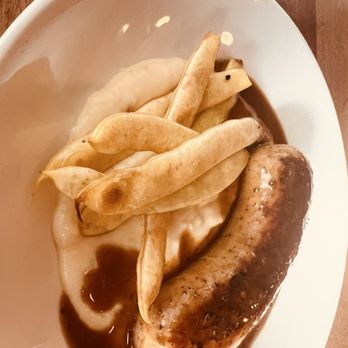 Sirene - Sausage /mashed potatoes and very hard to chew yellow beans. - Seafood Near Me - Oakland, California