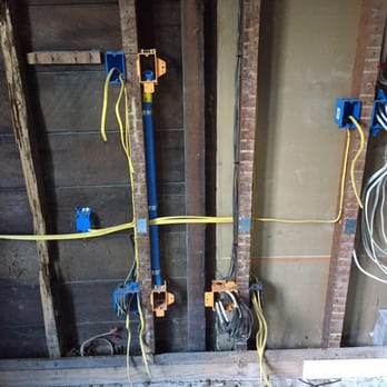 Moeller Electric - Flat screen TV lay out, Surroundsound, Internet, phone,TV and satellite hook ups for living room! - Electricians Near Me Moeller Electric - Flat screen TV lay out, Surroundsound, Internet, phone,TV and satellite hook ups for living room! - Electricians Near Me