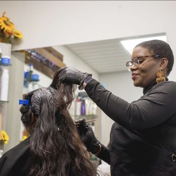 Southern Spice Salon - Teaching color placement - Hair Salons Near Me - Puyallup, Washington Southern Spice Salon - Teaching color placement - Hair Salons Near Me - Puyallup, Washington