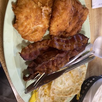 Little Biscuit Barn - Fried eggs, bacon, biscuit - Breakfast & Brunch Near Me - Honea Path, South Carolina Little Biscuit Barn - Fried eggs, bacon, biscuit - Breakfast & Brunch Near Me - Honea Path, South Carolina