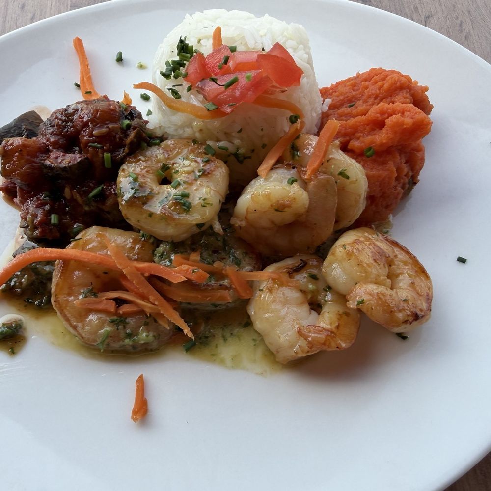 La Casa de Quentin - Sautéed Shrimp with garlic butter, rice & ratatouille - Bars Near Me - Pontorson, 50 La Casa de Quentin - Sautéed Shrimp with garlic butter, rice & ratatouille - Bars Near Me - Pontorson, 50