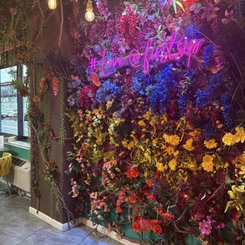 Sheza Coffee House - Beautiful decor - Custom Cakes Near Me - Yonkers, New York Sheza Coffee House - Beautiful decor - Custom Cakes Near Me - Yonkers, New York
