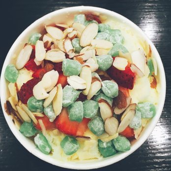 Dzert - Mango snow, strawberries, almonds and green tea mochi - Coffee & Tea Near Me - Buena Park, California Dzert - Mango snow, strawberries, almonds and green tea mochi - Coffee & Tea Near Me - Buena Park, California