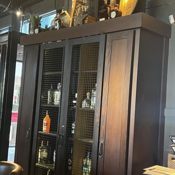 Thirsty Lion - Music Factory - American Near Me - Irving, Texas