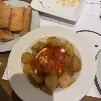Ciutat Comtal - Patatas bravas - Tapas Bars Near Me - Barcelona, B Ciutat Comtal - Patatas bravas - Tapas Bars Near Me - Barcelona, B