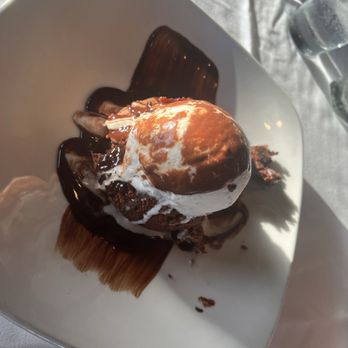 Chart House - Lava cake with ice cream for dessert - Seafood Near Me - Redondo Beach, California Chart House - Lava cake with ice cream for dessert - Seafood Near Me - Redondo Beach, California