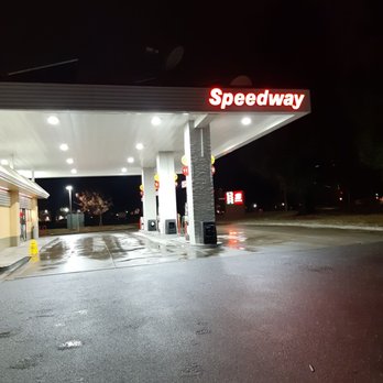 Speedway - an empty gas station at night - Gas Stations Near Me - Sacramento, California Speedway - an empty gas station at night - Gas Stations Near Me - Sacramento, California