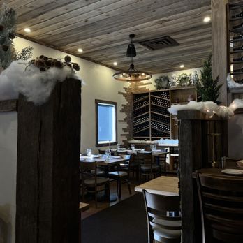Morea Restaurant - New American Near Me - Oxford, Connecticut