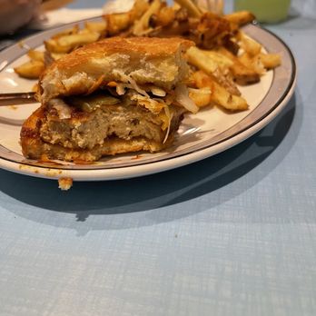 Maynard - BBQ Sandwich - Southern Near Me - Montreal, Quebec Maynard - BBQ Sandwich - Southern Near Me - Montreal, Quebec