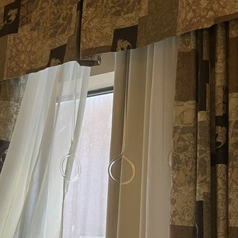 Hampton Inn & Suites Houston - Rosenberg - Curtain would not open. - Hotels Near Me - Rosenberg, Texas