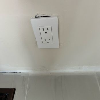 RSJ Enterprises - Misaligned Sheetrock cutout - General Contractors Near Me RSJ Enterprises - Misaligned Sheetrock cutout - General Contractors Near Me