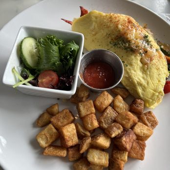 La Belle Vie Kitchen - Lobster omelette - French Near Me - Suwanee, Georgia La Belle Vie Kitchen - Lobster omelette - French Near Me - Suwanee, Georgia