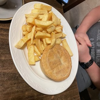 Fishcotheque - Steak and onion pie - Fish & Chips Near Me - London, XGL Fishcotheque - Steak and onion pie - Fish & Chips Near Me - London, XGL