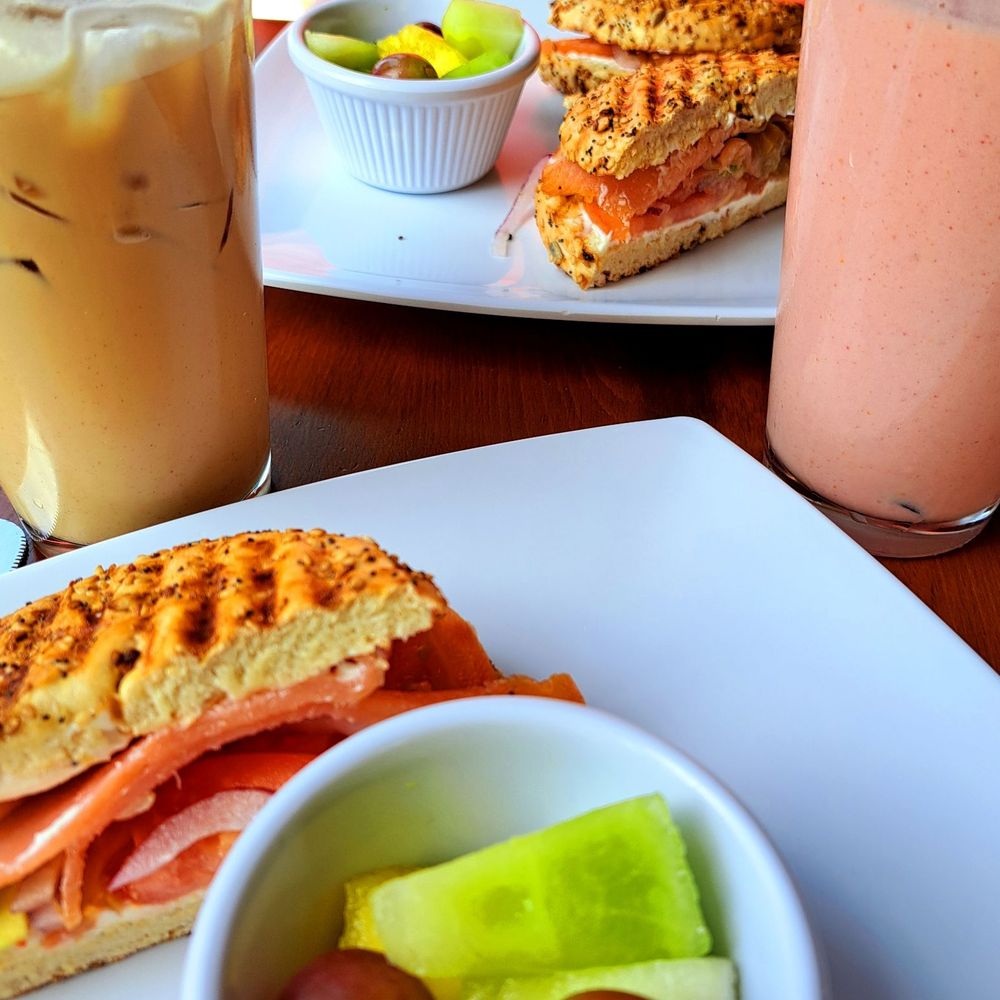 Lox On Bagel Elephant Vanilla Chai Large Strawberry & Banana Smoothie Lox On Bagel Elephant Vanilla Chai Large Strawberry & Banana Smoothie