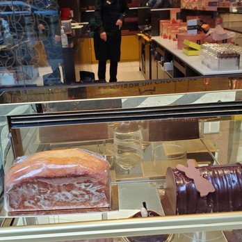 La Maison Du Chocolat - Madison Ave - Chocolatiers & Shops Near Me - New York, New York