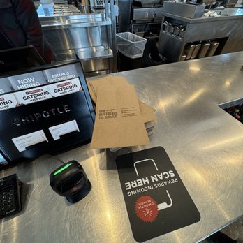 Chipotle Mexican Grill - Got people taking a nap on the floor and sitting on counters poor customer service - Mexican Near Me - Fort Worth, Texas