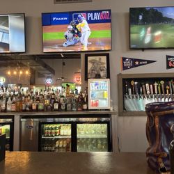The Wellhead Sports Bar - Beer and baseball stop