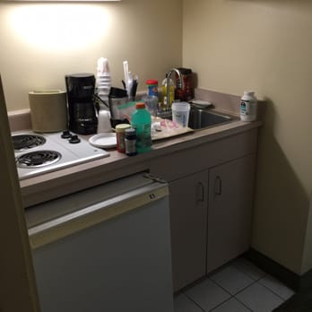 Waikiki Malia - Mini kitchen in our 1 bedroom room on Luana wing side. - Hotels Near Me - Honolulu, Hawaii Waikiki Malia - Mini kitchen in our 1 bedroom room on Luana wing side. - Hotels Near Me - Honolulu, Hawaii
