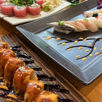 Kusshi - Kusshi Ko and 12piece Nigiri Sampler - Sushi Bars Near Me - Vienna, Virginia Kusshi - Kusshi Ko and 12piece Nigiri Sampler - Sushi Bars Near Me - Vienna, Virginia