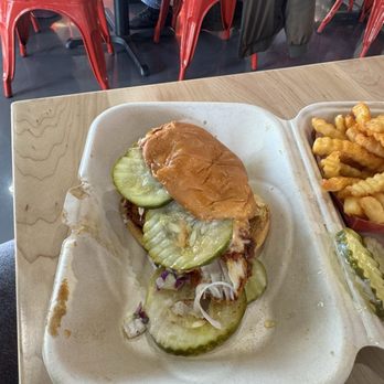 Dave's Hot Chicken - Slider - Chicken Shop Near Me - Middletown, Rhode Island Dave's Hot Chicken - Slider - Chicken Shop Near Me - Middletown, Rhode Island