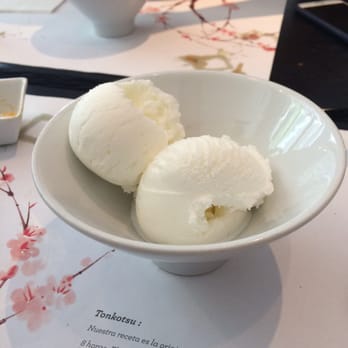 Tonkotsu - Helado de coco - Asian Fusion Near Me - Barcelona, B
