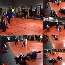 Carlson Gracie Training Center - Cavalcanti Jiu Jitsu - For just $99.00 two Months of unlimited classes of brazilian JIU-JITSU and Muay Thai from Monday to Saturday