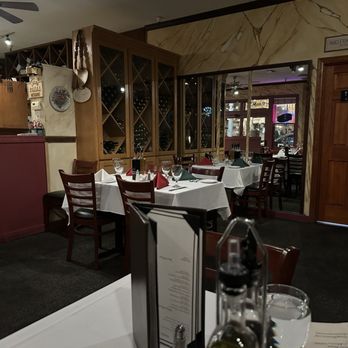 Chianti Reserve - the dining area of a restaurant - Italian Near Me - Pleasanton, California Chianti Reserve - the dining area of a restaurant - Italian Near Me - Pleasanton, California
