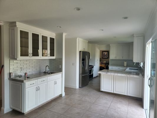 Cabinet/Kitchen Painting - At EGH Rainbow Painting, we understand that the kitchen is the heart of your home. That’s why we offer specialized kitchen painting services to help you transform your space into the stylish and functional kitchen you’ve always wanted. Cabinet/Kitchen Painting - At EGH Rainbow Painting, we understand that the kitchen is the heart of your home. That’s why we offer specialized kitchen painting services to help you transform your space into the stylish and functional kitchen you’ve always wanted.