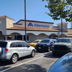 Albertsons - Plenty of parking.