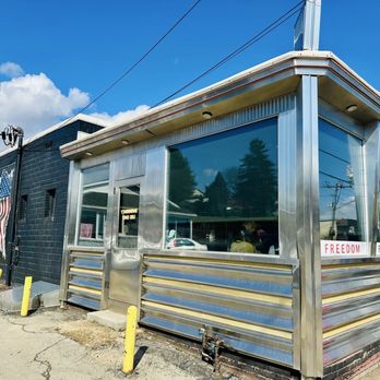 Summit Diner - Exterior - Diners Near Me - Somerset, Pennsylvania