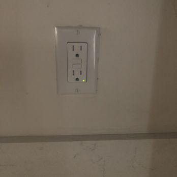 Dynamic Volt - GFCI outlet - Electricians Near Me - Miami, Florida