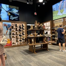 Scheel's shoe section, wide variety Scheel's shoe section, wide variety