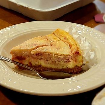 Chuck's Southern Comforts Café - Strawberry swirl cheesecake - Southern Near Me - Burbank, Illinois