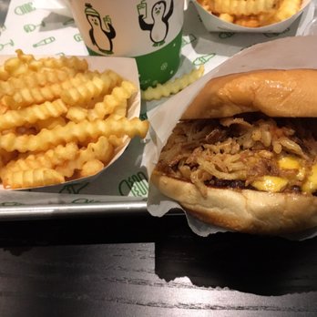 Shake Shack Covent Garden - A solid burger that exceeded most other burger places - Burgers Near Me - London, XGL