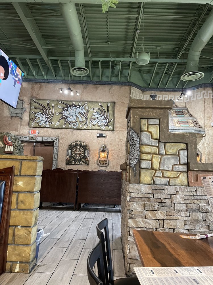 Plaza Azteca Hampton