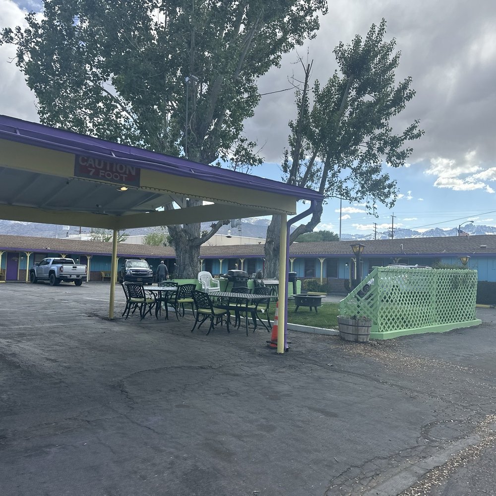 El Rancho Motel - The motel - Hotels Near Me - Bishop, California El Rancho Motel - The motel - Hotels Near Me - Bishop, California
