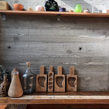 DragonEats - A bit of decor - Vietnamese Near Me - San Francisco, California