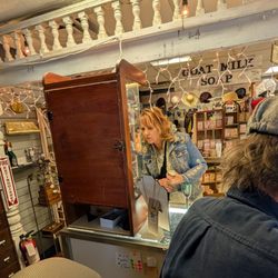 A Niche In Time - Our private  party shoppers
