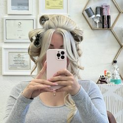 Lauren On Savannah - Styling me with some light curls after my bleach and tone!