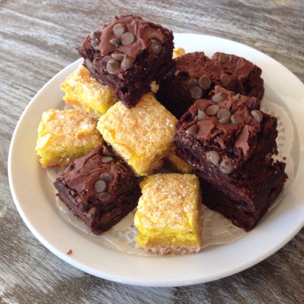 Bite San Diego - Brownies and lemon bars from St. Tropez in the Lumberyard shopping center - Tours Near Me - San Diego, California
