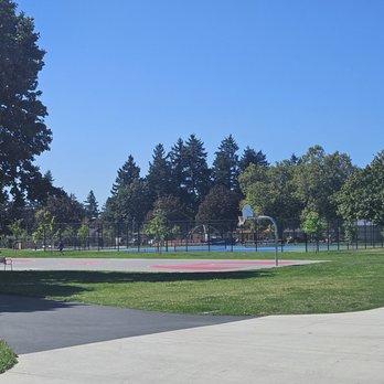 Parklane Park - Parks Near Me - Portland, Oregon