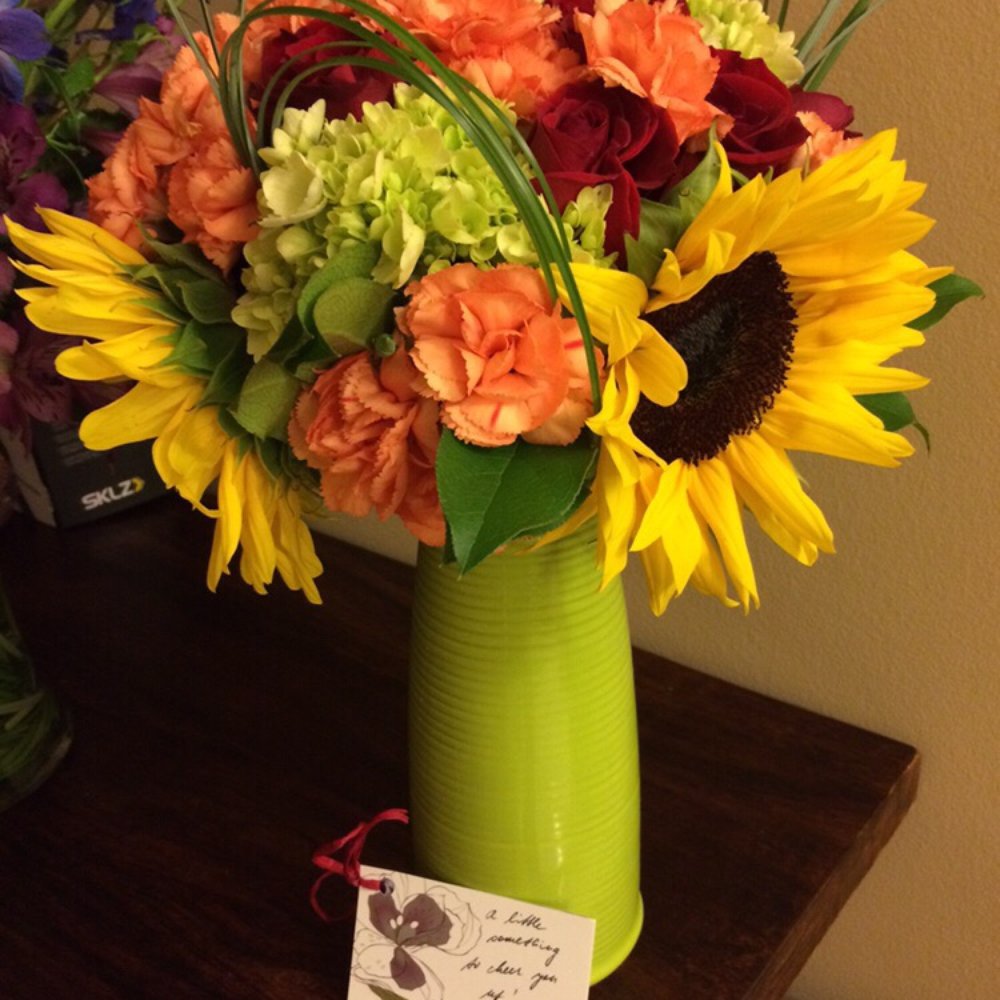 Fleurelity - The bouquet I ordered. - Florists Near Me - Oakton, Virginia